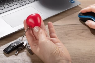 Porta-chaves anti-stress LOVE - Vermelho